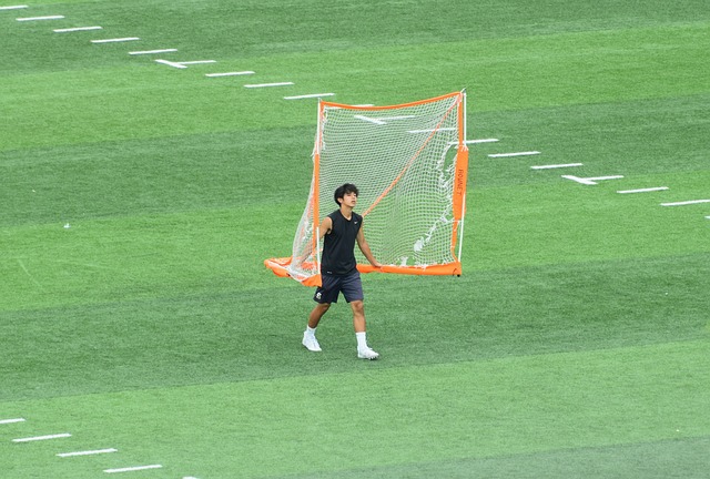 她遵循低碳